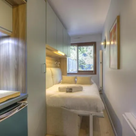 Sublime Studio With Beach Access And Small Terrace