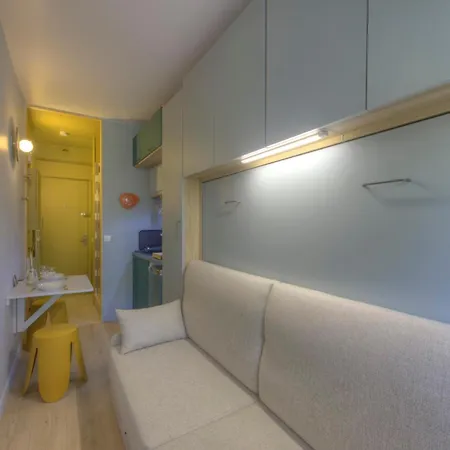 Sublime Studio With Beach Access And Small Terrace